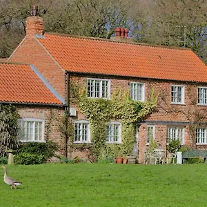Characterful Yorkshire Cottage, Beautiful Views Holiday home York